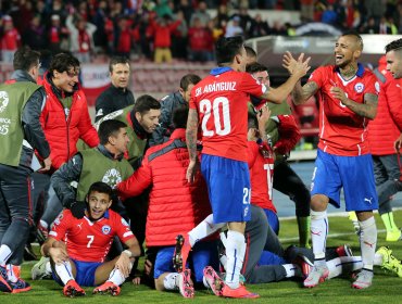 Así celebraron los jugadores de la Roja el triunfo ante Uruguay