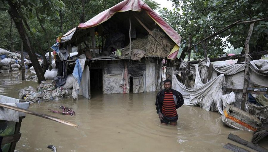 India: 41 Muertos y 8.700 afectados por inundaciones al oeste