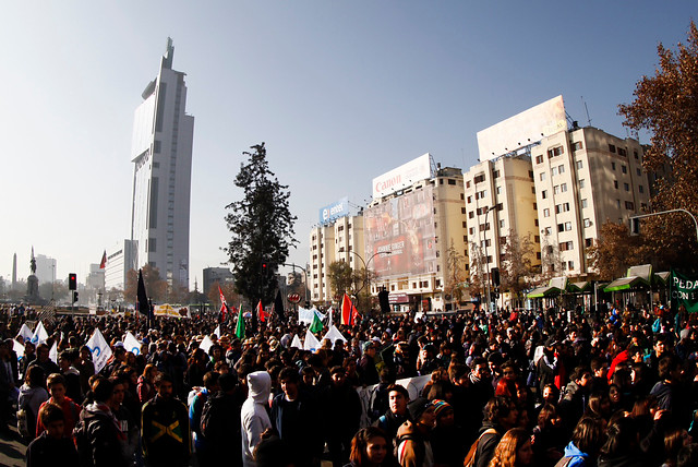 Revive el minuto a minuto de la marcha convocada por la Confech