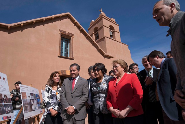 Presidenta inspecciona obras de restauración de Iglesia de San Pedro de Atacama