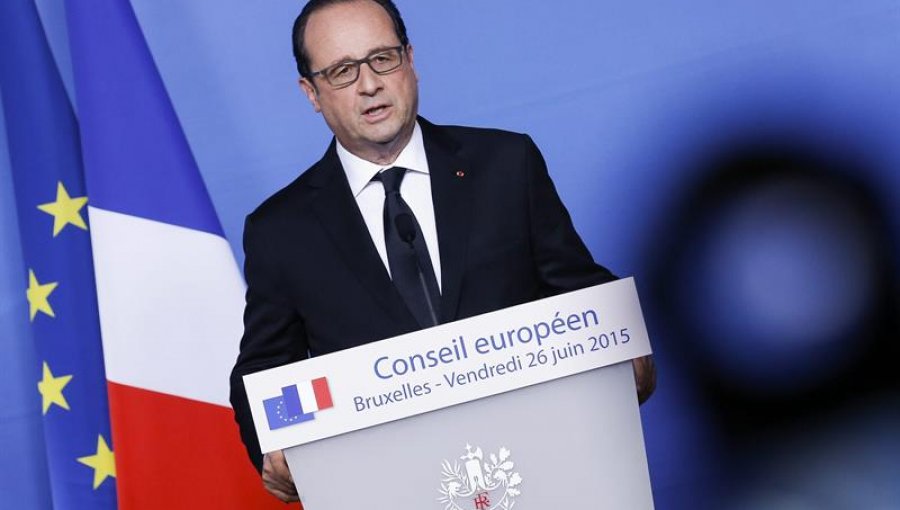 Hollande abandona Consejo Europeo para volver a Francia tras atentado Isere