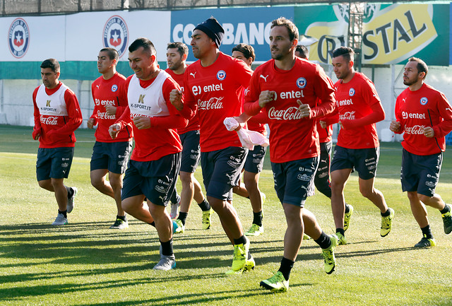 Chile olvida el dedo de Jara y piensa en el "Clásico del Pacífico"