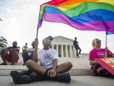 Obama celebra el "gran paso hacia la igualdad" de los homosexuales en EE.UU.