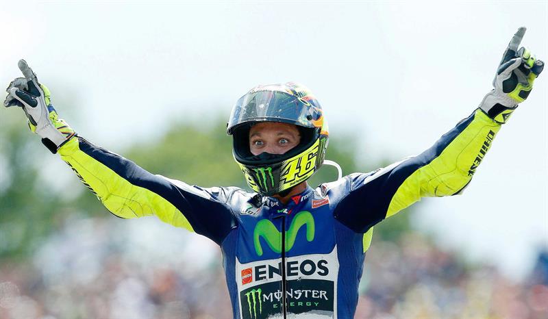 MotoGP: Rossi gana en un controvertido final a Márquez