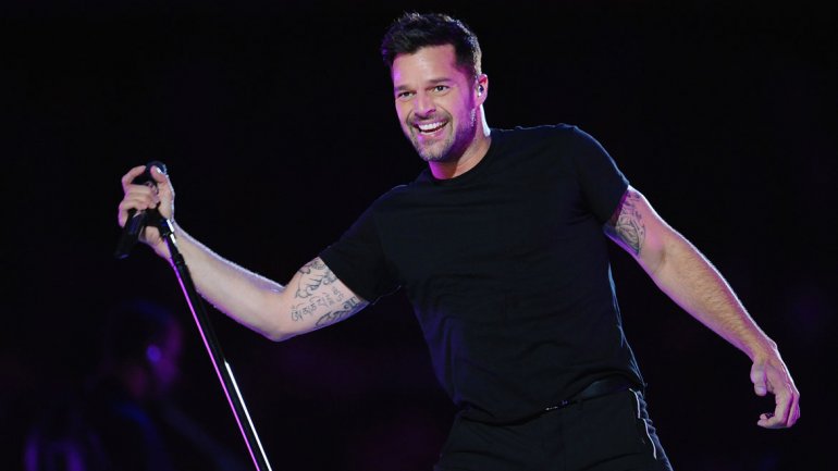 Ricky Martin actúa gratis en Buenos Aires junto a orquesta sinfónica