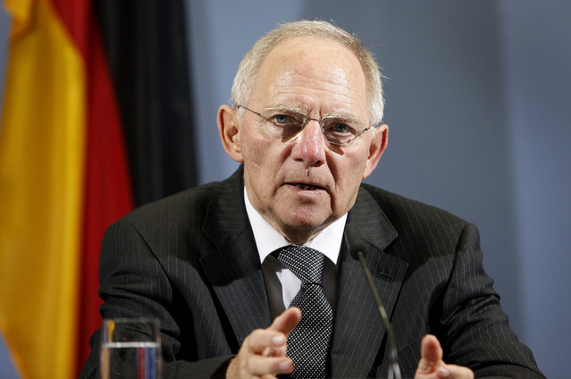 Schäuble afirma que un referéndum no puede solucionar los problemas de Grecia