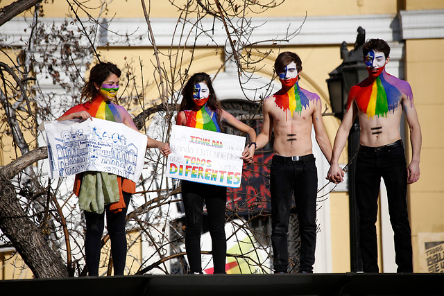 Movilh cifra en 50 mil personas la convocatoria a la marcha por el orgullo gay