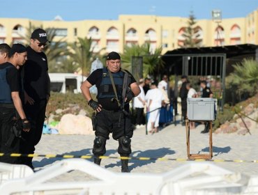 Túnez cerrará 80 mezquitas salafís tras la matanza en Susa