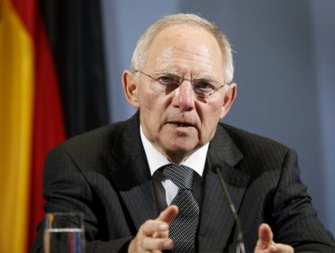 Schäuble afirma que un referéndum no puede solucionar los problemas de Grecia