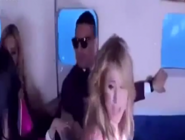 Video: Paris Hilton vive momento de terror al interior de avión privado