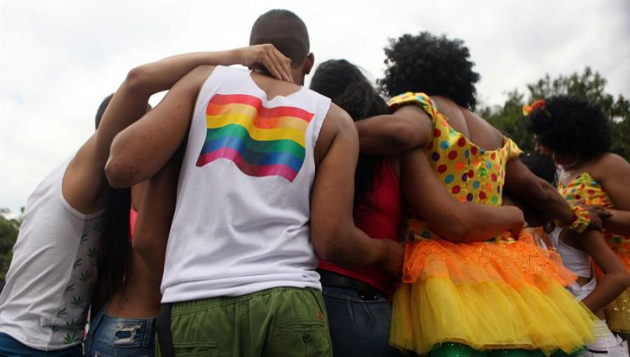Colombianos marchan en Bogotá por el día del Orgullo Gay