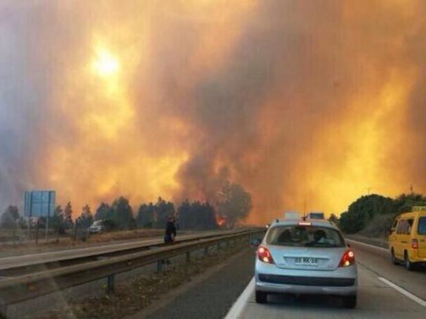 Se mantienen alerta roja por incendio en provincia de Melipilla