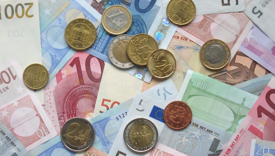 A pesar de crisis en Grecia: El euro sube a 1,1156 dólares