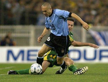 Copa América: Uruguayo Javier Chevantón volvió a lanzarse en picada contra la Roja