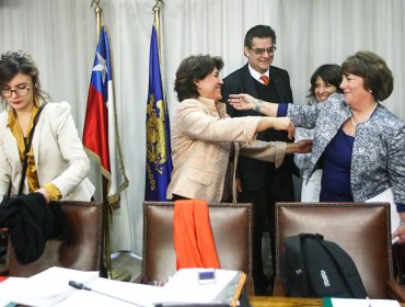 Comisión de Educación de la Cámara llamó a nueva mesa tripartita con profesores