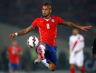 Agente de Vidal negó contactos con Arsenal y admitió interés de River por Mena