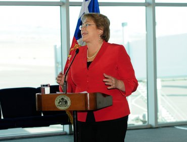 Nueva encuesta Cadem: Bachelet llega a una desaprobación del 63%