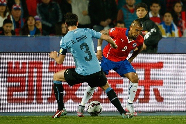 Diego Godín sigue molesto con la "Roja": "Que nunca ganen nada"