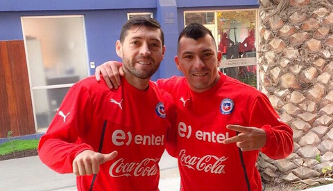 Gary Medel entrega su apoyo a Pepe Rojas tras fuertes burlas