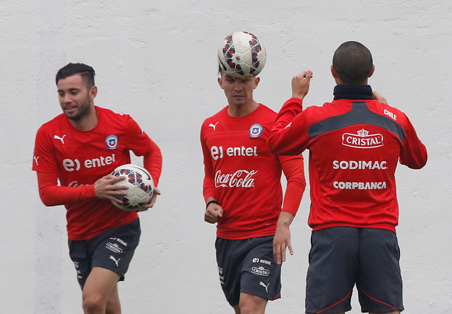 Copa América: La “Roja” entrena con dos dudas para la final ante Argentina