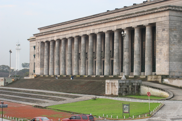 Polémica por fotos de sexo explícito en Universidad de Buenos Aires