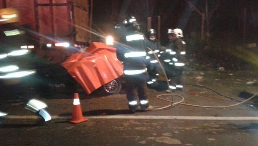 Cuatro muertos dejó colisión de un auto y un camión en las cercanías de Linares