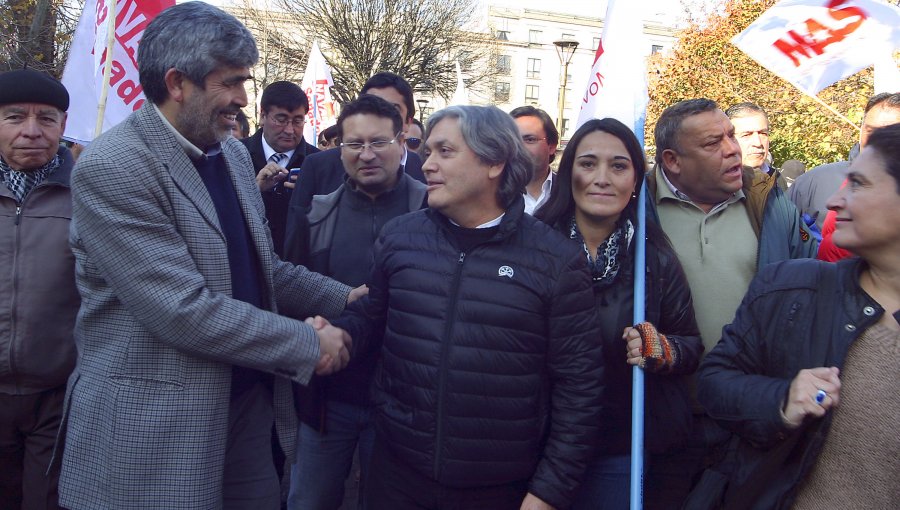 Cientos de personas marcharon en apoyo a Alejandro Navarro