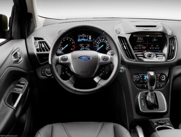 Ford llama más de 400.000 autos a revisión por fallas de software