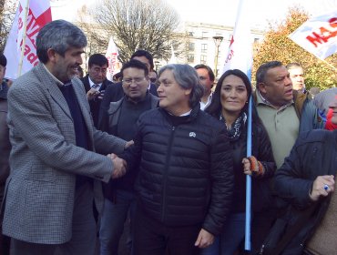 Cientos de personas marcharon en apoyo a Alejandro Navarro