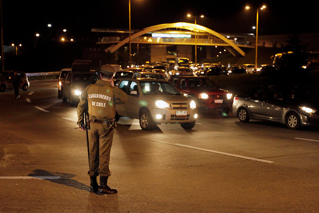 Carabineros detiene a tres sujetos tras persecución