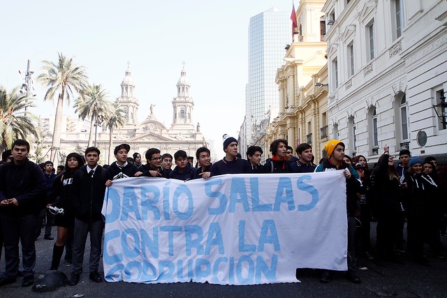 Municipalidad de Santiago realizará catastro de daños en los liceos desalojados