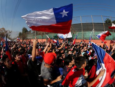 Copa América: "Marea Roja" realiza masivo banderazo en "Juan Pinto Durán"