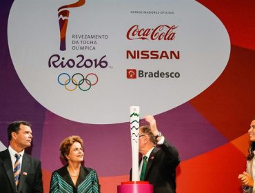 Rousseff presenta la antorcha olímpica de los Juegos de Río 2016