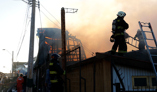 Hombre de 71 años muere tras incendiarse su casa en Collipulli