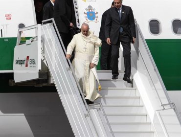 El papa Francisco llega a Ecuador donde inicia su gira por Latinoamérica