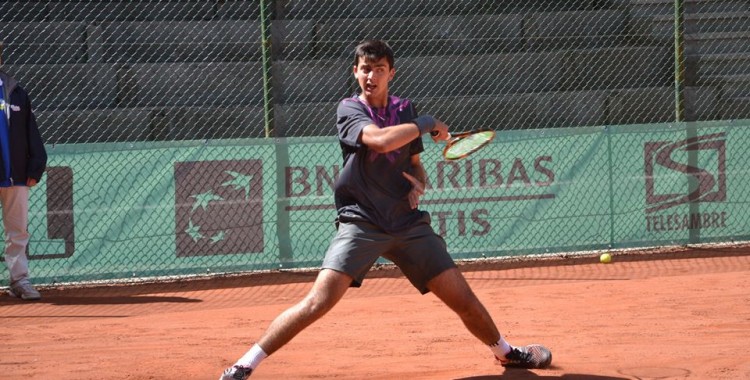 Tenis: Chileno Marcelo Barrios supera con éxito el debut en Wimbledon juniors