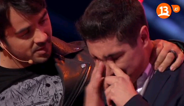 Luis Fonsi llega al borde de las lágrimas tras emocionante eliminación en The Voice