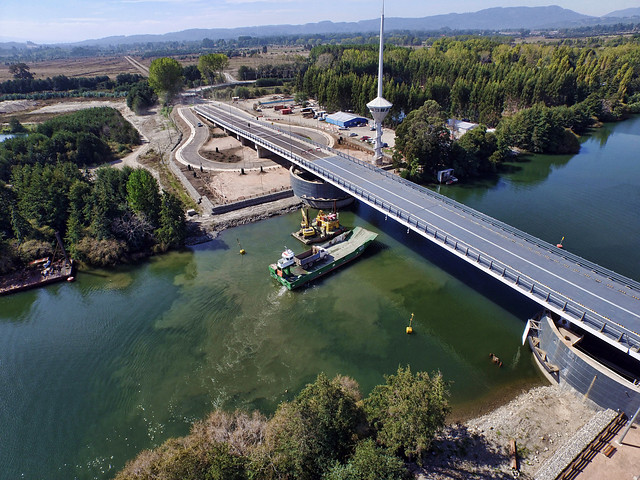 Bachelet inauguró el Puente Maule, en Colbún