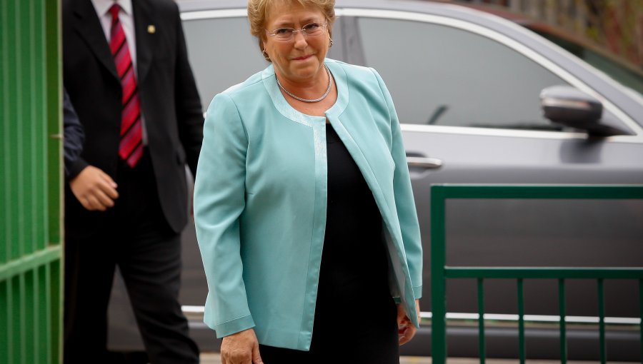 Nivel más bajo de aprobación registró Presidenta Bachelet según Adimark