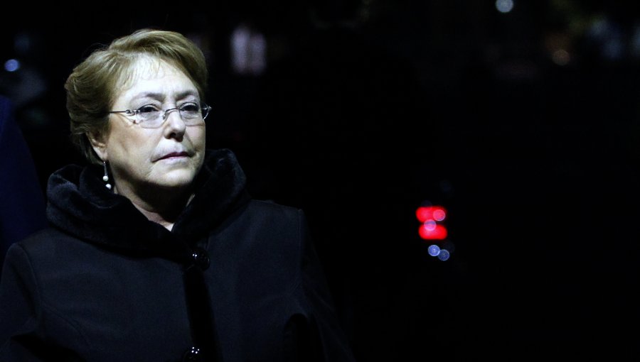 Bachelet en su peor momento: Presidenta no remonta popularidad en las encuestas