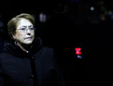 Bachelet en su peor momento: Presidenta no remonta popularidad en las encuestas