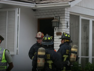 Explosión deja dos lesionados y destruye casa en La Florida