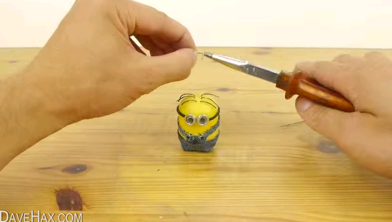 Video: Ingenioso tutorial te enseña a crear tus propios Minions