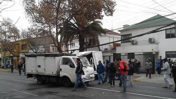 Tres vehículos chocan en Providencia