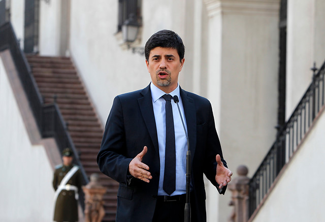 Ministro Díaz pide un debate "serio y maduro" por la marihuana