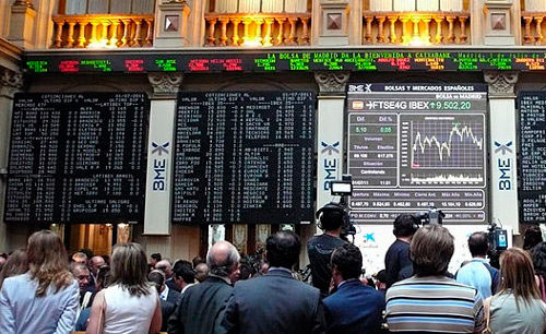 La bolsa española gana el 2,65 % aliviada por mejoras en Grecia y China