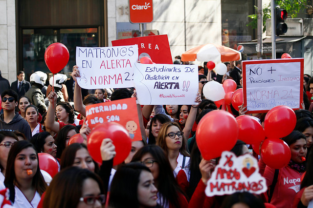 Temuco: Interponen más de 200 recursos a favor de dictamen que quita facultad a matronas