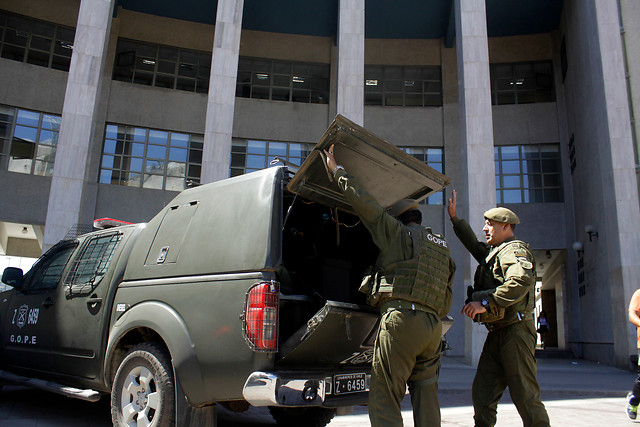 Detienen a individuo con una granada de guerra entre sus ropas en Concepción