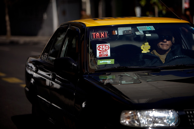 En $10 aumentará la tarifa variable de los taxis básicos en Santiago