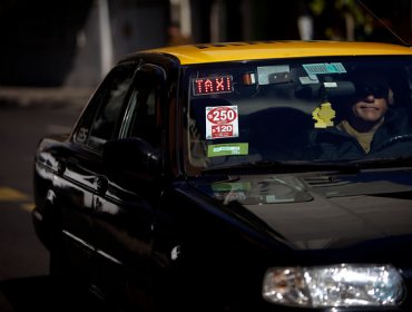 En $10 aumentará la tarifa variable de los taxis básicos en Santiago